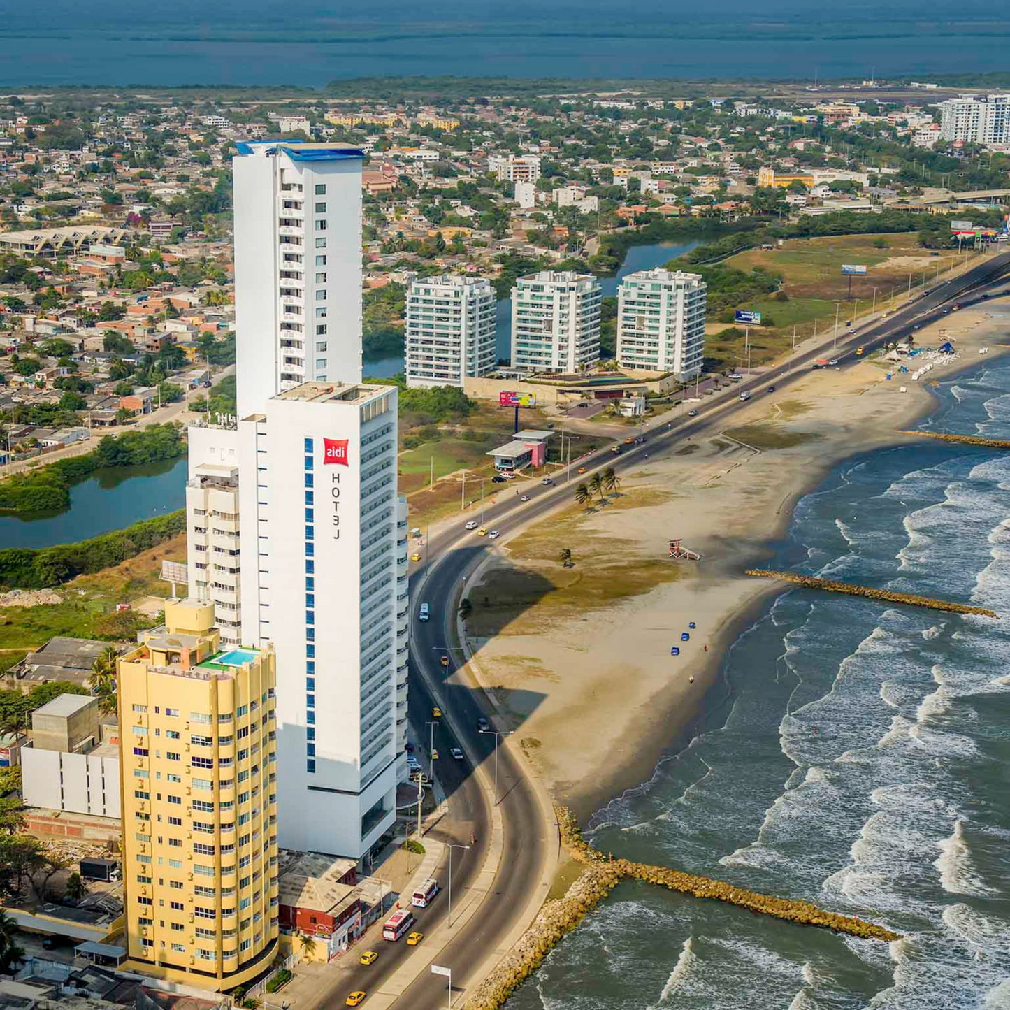 Paquete solo desayuno en Cartagena Hotel IBIS y vuelos desde Pereira